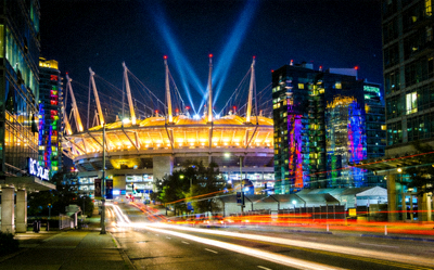 加拿大温哥华BC广场体育场夜景，灯光璀璨
